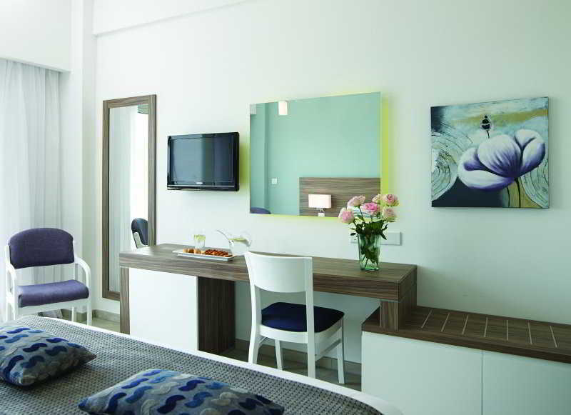 Sentido Kouzalis Beach Hotel Protaras Extérieur photo